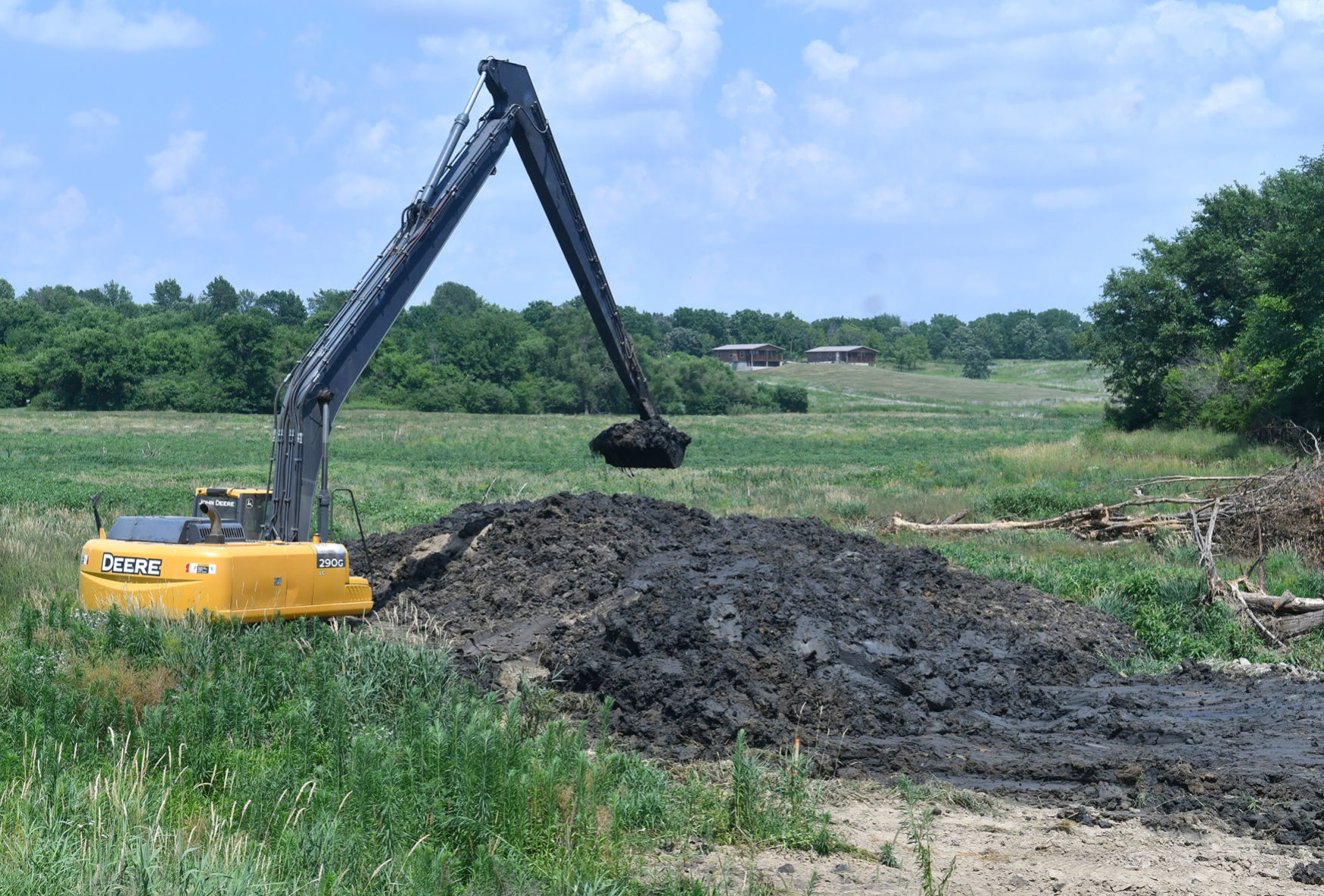 La restauration du lac de l'Ouest commence par le dragage